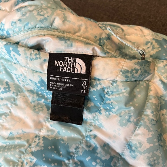 THE NORTH FACE GIRLS FROZEN REVERSIBLE MOSSBUD SWIRL JACKET XL (18) - Picture 7 of 12